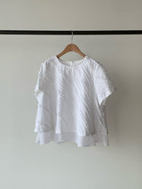 White double layering flare blouse in ruffles details