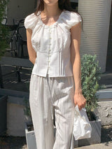 White stripes texture blouse in balloon sleeves