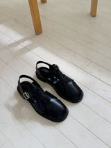 Black leather sandle with buckle