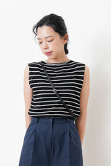 Black stripes minimal cutting knit vest