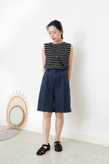 Navy linen shorts pants w/ split hem