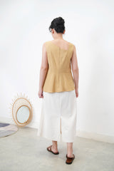 Milk tea ribbon hem vest w/ asy. Collar
