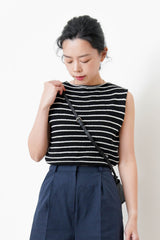 Black stripes minimal cutting knit vest