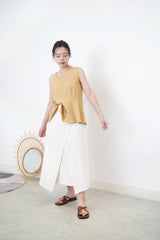 Milk tea ribbon hem vest w/ asy. Collar