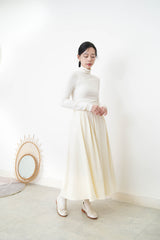 Ivory pleats skirt