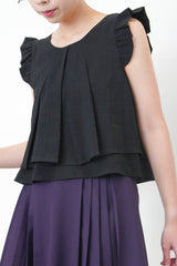 Black double layers vest in ruffle shoulders