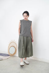 B/W checked vest in fringe trimmed