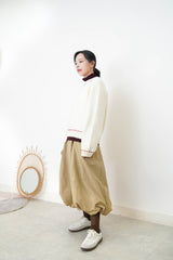 Ivory sweater w/ contrast stitching