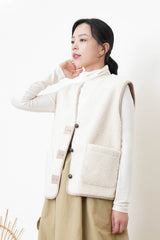 White loose turtle neck inner