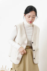White loose turtle neck inner
