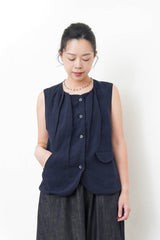 Navy cotton vest in round hem