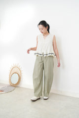 White flare cut vest blouse w/ embroidery