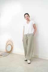 White v neck shirt w/ layering hem