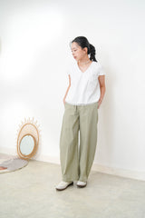 White v neck shirt w/ layering hem