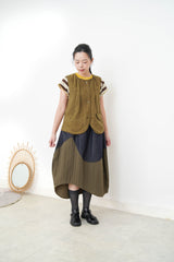 Mustard stripes top w/ stitch trimming