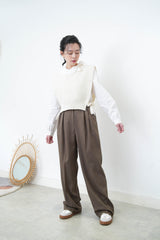 Ivory knit vest in side split ribbons