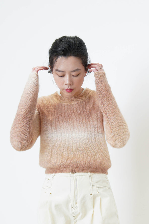 Beige gradient crop knit top