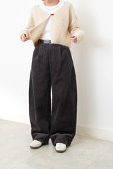Soft knit cardigan w/ detail button