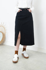 Black H cut skirt in split hem