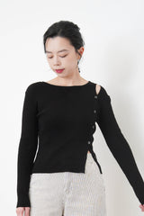 Black top in buttons split details
