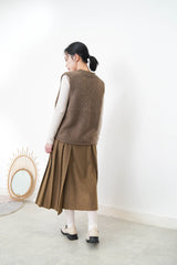 Brown alpaca vest in round hem