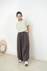 Charcoal curve shape trousers w/ outline stitches
