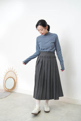 Grey 2 ways wool pleats skirt with buttons