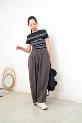 Charcoal curve shape trousers w/ outline stitches