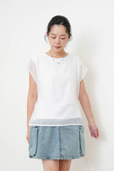 Bleach washed denim skirt in cargo style