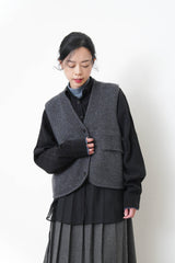 Charcoal alpaca vest in round hem