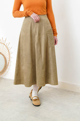 Milk coffee suede skirt in side pocket