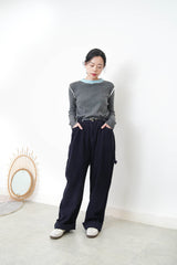 Grey knit top w/ contrast collar