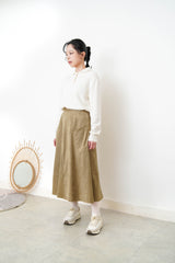 Milk coffee suede skirt in side pocket