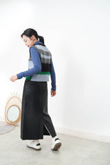 Green button vest w/ contrast hem