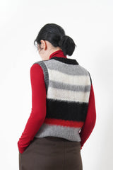 Red button vest w/ contrast hem