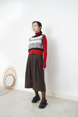 Brown cropped trousers