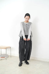 Grey sheer inner w/ contrast outline