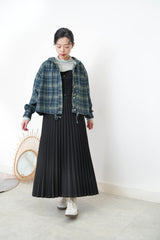 Black worker pleats skirt w/ red outline stitches