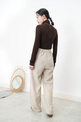 Brown turtle neck inner w/ contrast layering