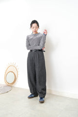 Charcoal wool trousers in cone shape with belt