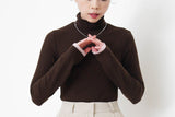 Brown turtle neck inner w/ contrast layering