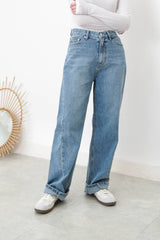 Straight cut jeans