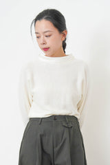 Ivory sweater w/ silk soft collar