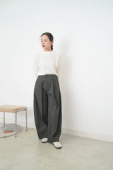 Ivory sweater w/ silk soft collar