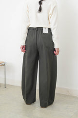 Dark green barrel pants