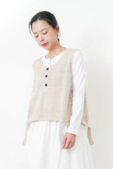 Oatmeal Beige knit vest w/ ripped hem