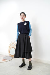 Navy knit vest in premium 3D floral