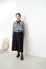 Black H line cutting skirt in split hem