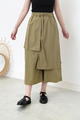 Wide leg trousers w/ detail layering