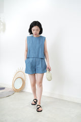 Denim shorts in elastic waist